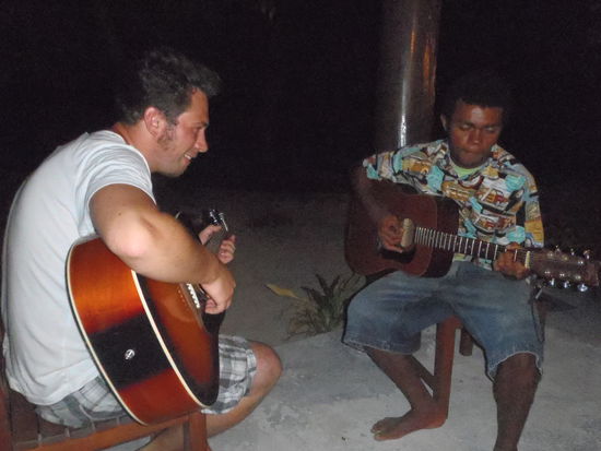 Jan gibt eine seiner beruehmten Gitarrenstunden!