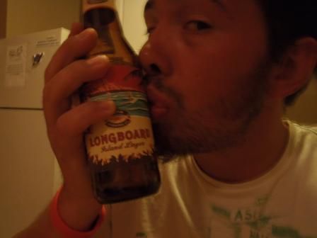 Und nach einem anstrengenden Tag darf es dann auch mal ein Longboard Lager sein...der Rasierer hat übrigens seinen Geist aufgegeben