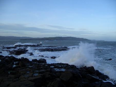 Stuermende Wogen an der Purpoise Bay