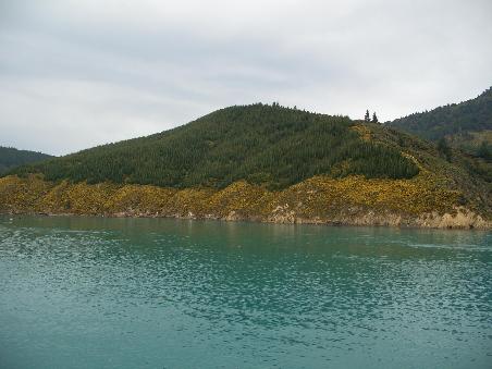 Eiskaltes Wasser unter und eisiger Wind um uns