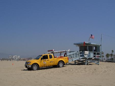 Seht ihr David Hasselhoff in seiner rotfarbenen Hose? Hier in Venice Beach wird Baywatch gedreht.