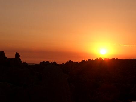 Sonnenaufgang ueber dem Campground