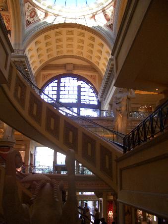 Prunk und Eleganz im Treppenhaus des Caesars Palace