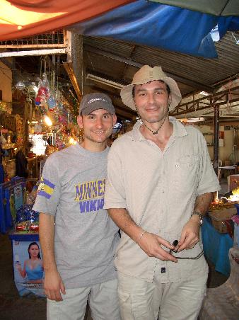 Daniel und Nicolas, der morgen nach Burma weiterzieht