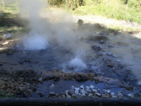 Der Geysir - unser erstes Erlebnis mit diesem Naturschauspiel.