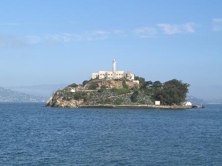 Alcatraz mit der alten Gefaengnisanlage