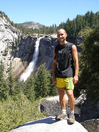 Daniel vor den Nevada Falls