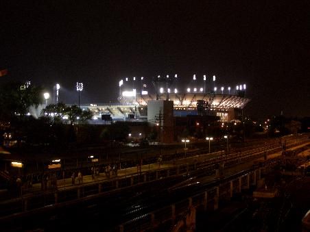 Das Flushing Maedow Stadium bei Nacht