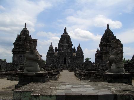 Der Sewu Tempel - ebenfalls Teil der Prambanan Tempelanlage