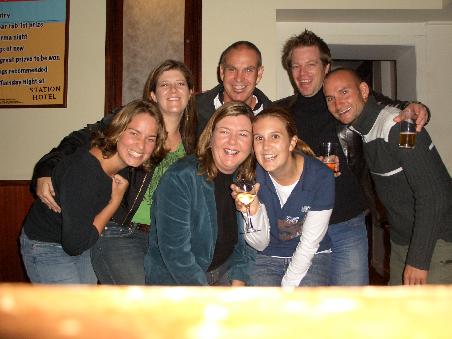 Hanni, Luise, ein Freund von Tracy, Cameron, Daniel und vorne das Geburtstagskind Tracy mit Lisa