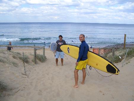 So cool sieht man mit den Brettern am Strand aus...