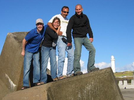 Die lustige Truppe in Schraeglage...