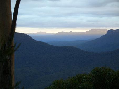 Hier sieht man auch, warum man von den Blue Mountains spricht.