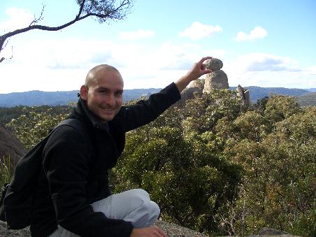 Daniel hilft beim Bau der Sphinx ein bisschen nach (auf dem Turtle Rock)