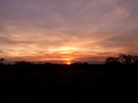 Sonnenuntergang auf dem Weg nach Darwin