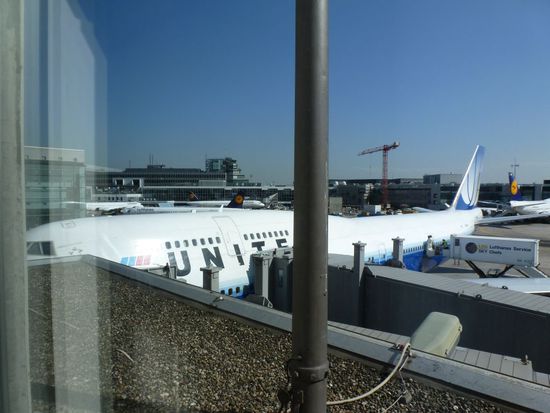 Da ist sie, die Boeing 747 von United Airlines die uns über den großen Teich bringen soll.