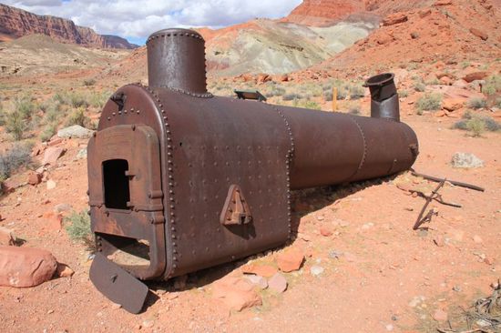 Der originale Dampfkessel der Fähre liegt auch noch hier rum.
Ein total riesiges Teil!