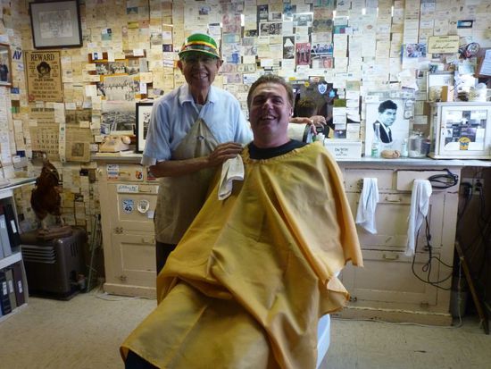 So - Angel ist fertig - und wir zufrieden mit dem Ergebnis.
Für mich ging ein Traum in Erfüllung, ich habe mir so sehr gewünscht einmal Angel Delgadillo persönlich zu treffen und alles ist genauso passiert wie ich es mir geträumt habe.