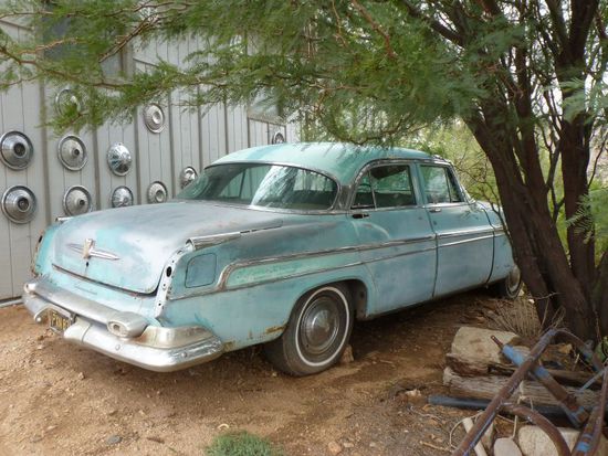 Wer das wohl mal gefahren hat und warum es hier irgendwann einfach mal abgestellt wurde?