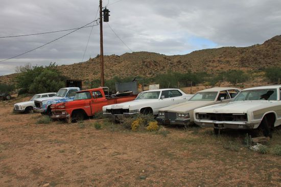 Manche könnte man bestimmt noch restaurieren, hier kümmert das keinen Mensch.