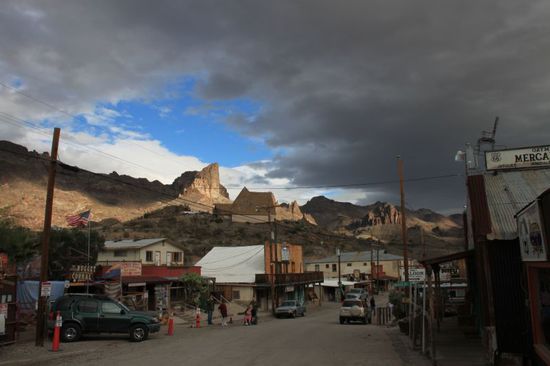 Ein letzter Blick durch Oatman und es geht wieder weiter.