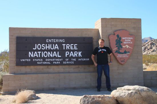 Nach dem herrlichen Frühstück im Hotel packen wir die Koffer ein, checken aus und fahren als erstes zum wenige Kilometer entfernten Joshua Tree Nationalpark.