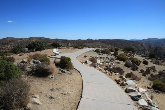 Oben bei Keys View sind schöne Wege angelegt und man kann ein bisschen herumgehen zur Rundumsicht.
