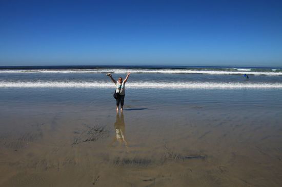 Wir gehen ein ganzes Stück an der Wasserlinie spazieren und genießen die tolle Luft.
Immer wieder müssen wir uns gegenseitig bestätigen dass wir das alles wirklich erleben.
Irgendwie ist es wie im Paradies.