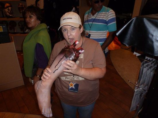 Zwischenzeitlich bekommen wir auch mal Hunger und wir essen leckere Haxen.