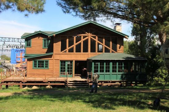 Das Haus aus der Komödie "Ferien zu Dritt" mit John Candy.
Im Film steht es eigentlich am See.