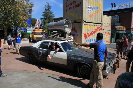 Nach der Show fuhren die Blues Brohers mit viel TamTam im Polizeiauto davon.