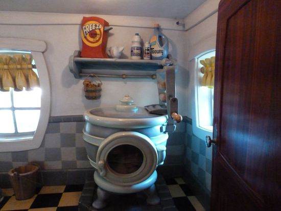 Die Waschmaschine von Micky Maus.
Der Clou war - die lief wirklich und machte allerhand seltsame Geräusche.