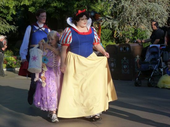 Schneewittchen auf dem Weg zu den Weight Watchers - ja, ja, ich will ja gar nicht gemein sein....