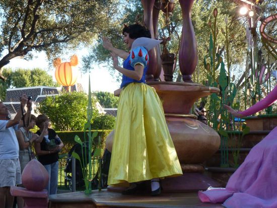 Schneewittchen (war bei den Weight Watchers offenbar sehr schnell erfolgreich )