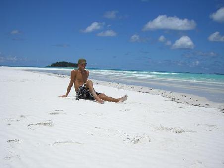 Ich im Sand (eher weisses Pulver)