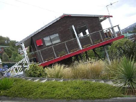 Neuseeland schraegstes Haus.....