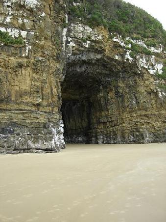 Cathedral Caves von Aussen.....