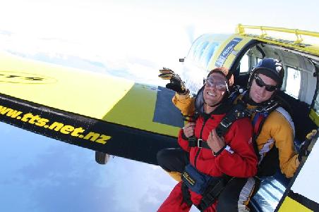 auf 15000 Feet, schon fast gesprungen.