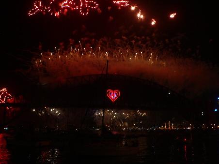 Feuerwerk in Herzenform *romantisch*