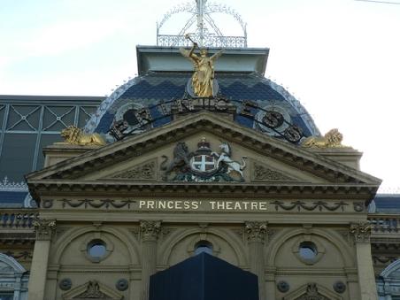 das Princess Theatre erbaut wenige Jahre nach dem Windsor Hotel