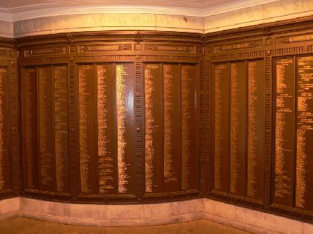 eine Liste der Gefallenen in dem Memorial