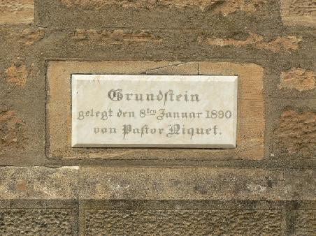 der Grundstein der Kirche