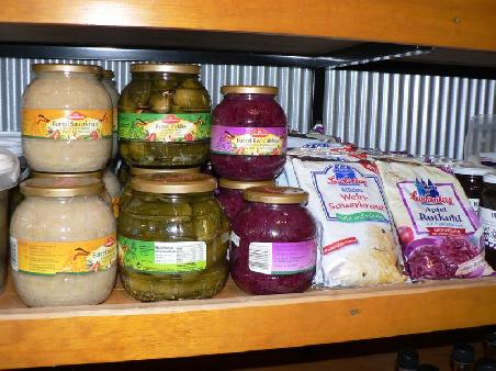 Sauerkraut, Gewuerzgurken, Rotkraut, sogar Apfelrotkraut