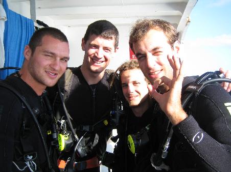 unsere Truppe: Kyle, Ryan (Amis), ich, Fred (Franzose)