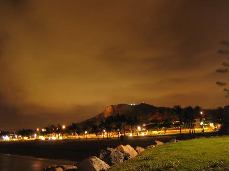 Townsville bei Nacht (o.k., ich habe die Belichtungszeit erhoeht....