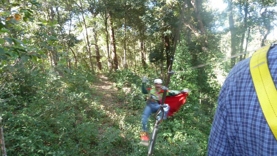 unser verrrueckter guide verkleidet als superman