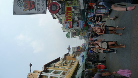 Khao San road. Leonardo lässt grüßen..