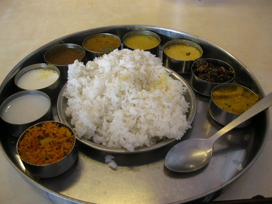 Südindisches Thali. Schmeckt ausgezeichnet.