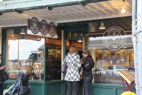 Erstes Starbucks Coffee