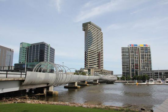 Docklands mit der Webb Bridge.